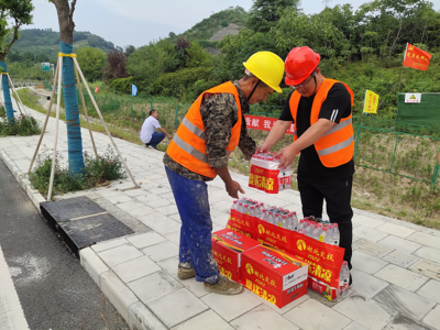 高溫慰問(wèn)送清涼，情系一線暖人心——省交投集團(tuán)、省交規(guī)院領(lǐng)導(dǎo)深入建設(shè)工程勘察一線開(kāi)展慰問(wèn)